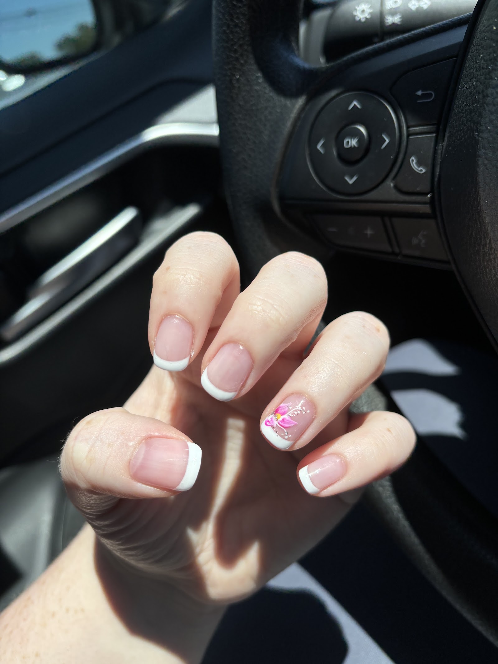 LE Nails nail photo 6